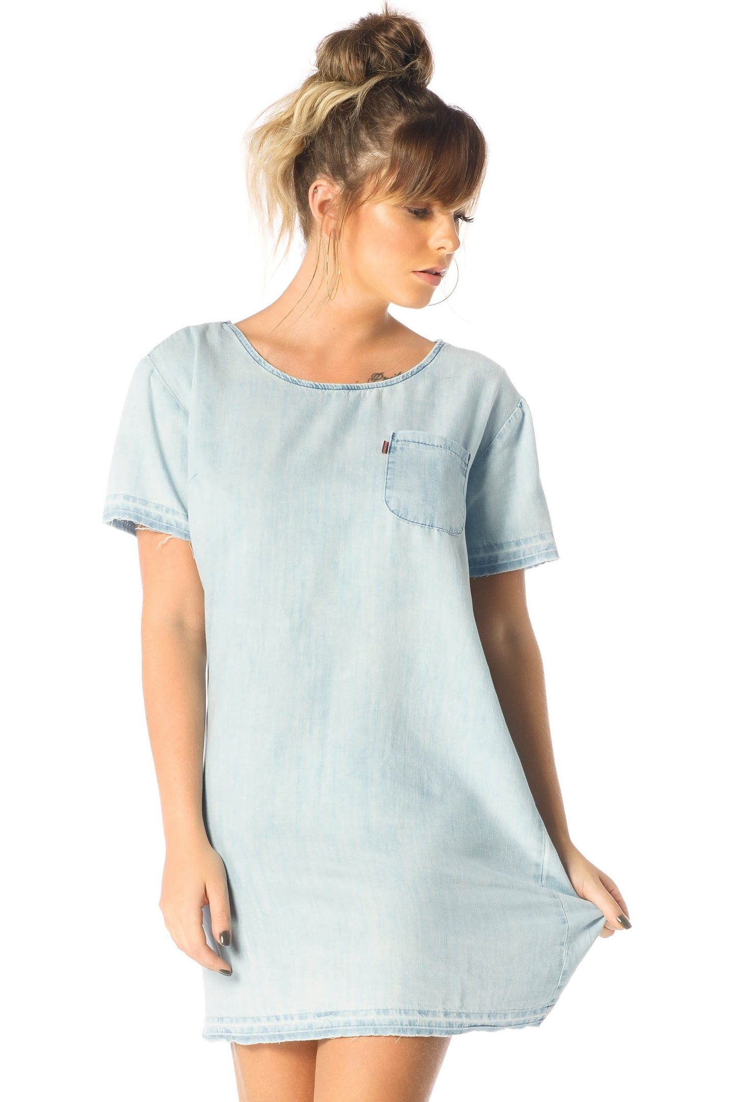 vestido feminino curto jeans claro dz12080 frente proximo denim zero