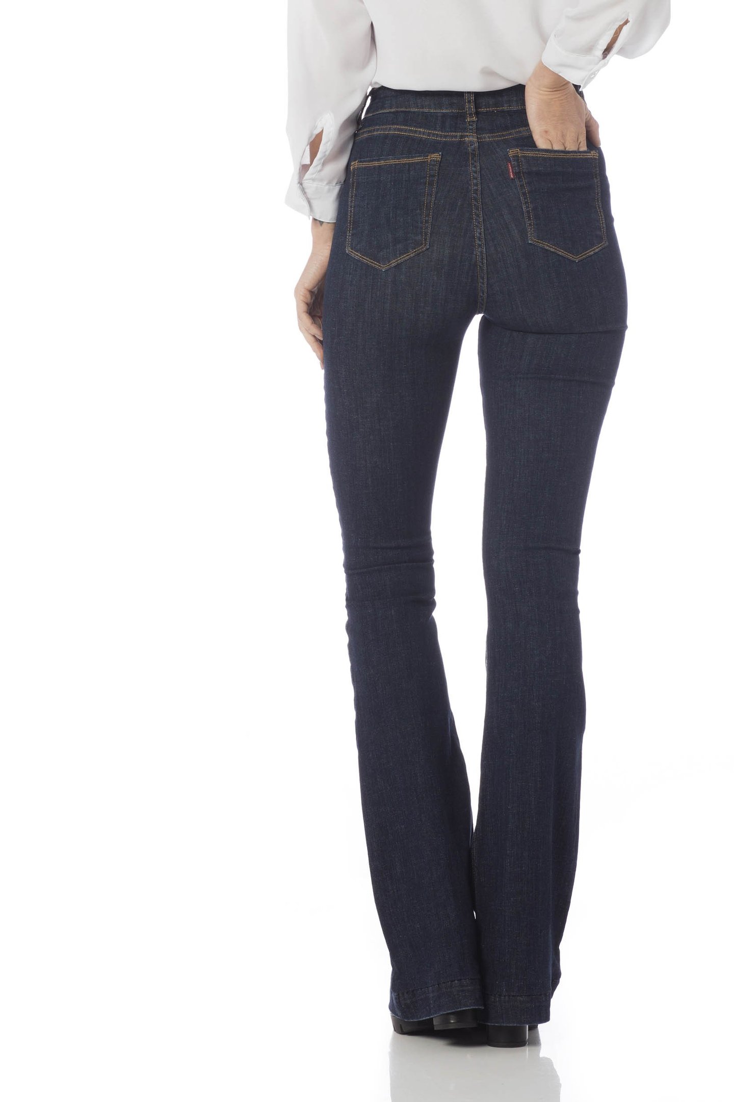 calca flare media escura dz2644 costas proximo denim zero