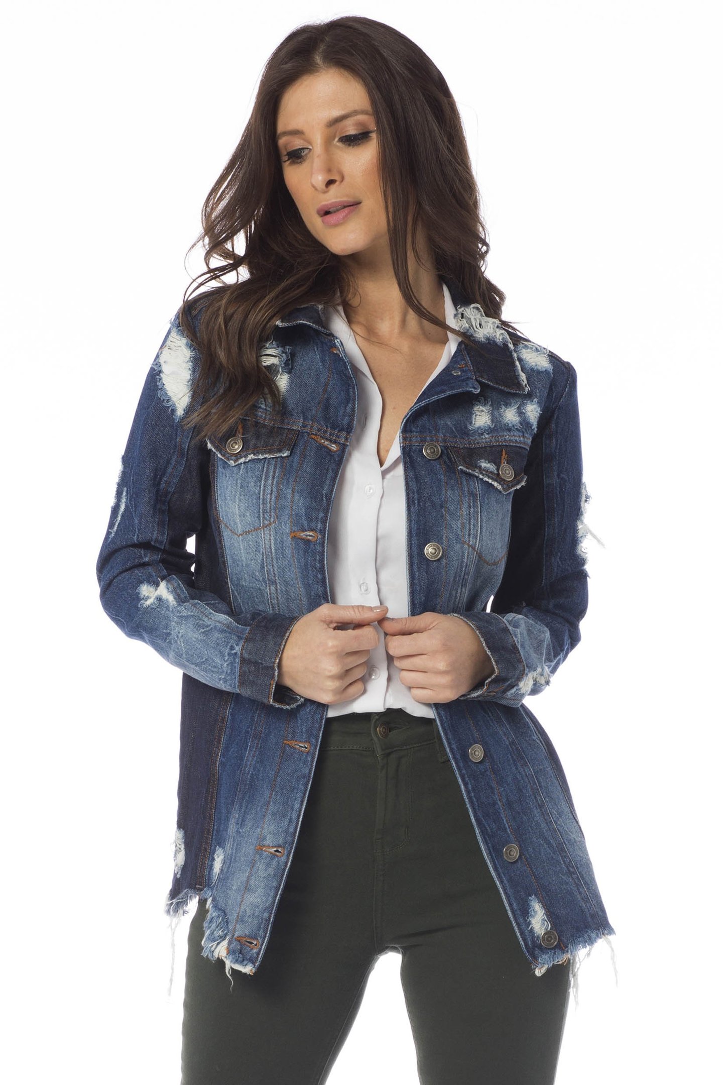 jaqueta jeans oversize com rasgos dz9075 frente proximo denim zero