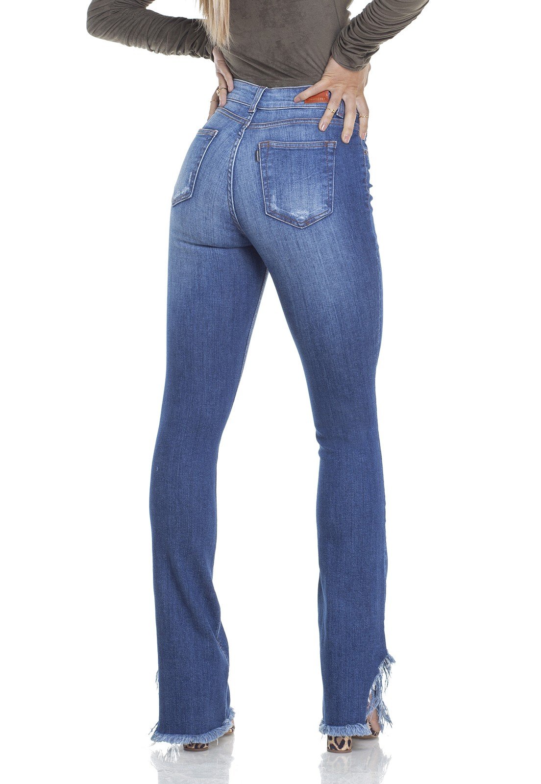 dz2947 calca jeans boot cut barra desfiada costas crop denim zero