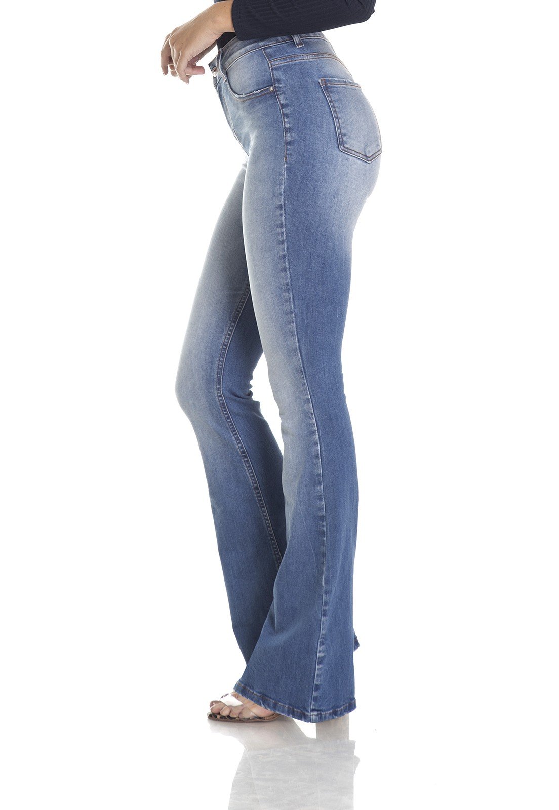dz2983 calca flare media clarinha lateral crop denim zero