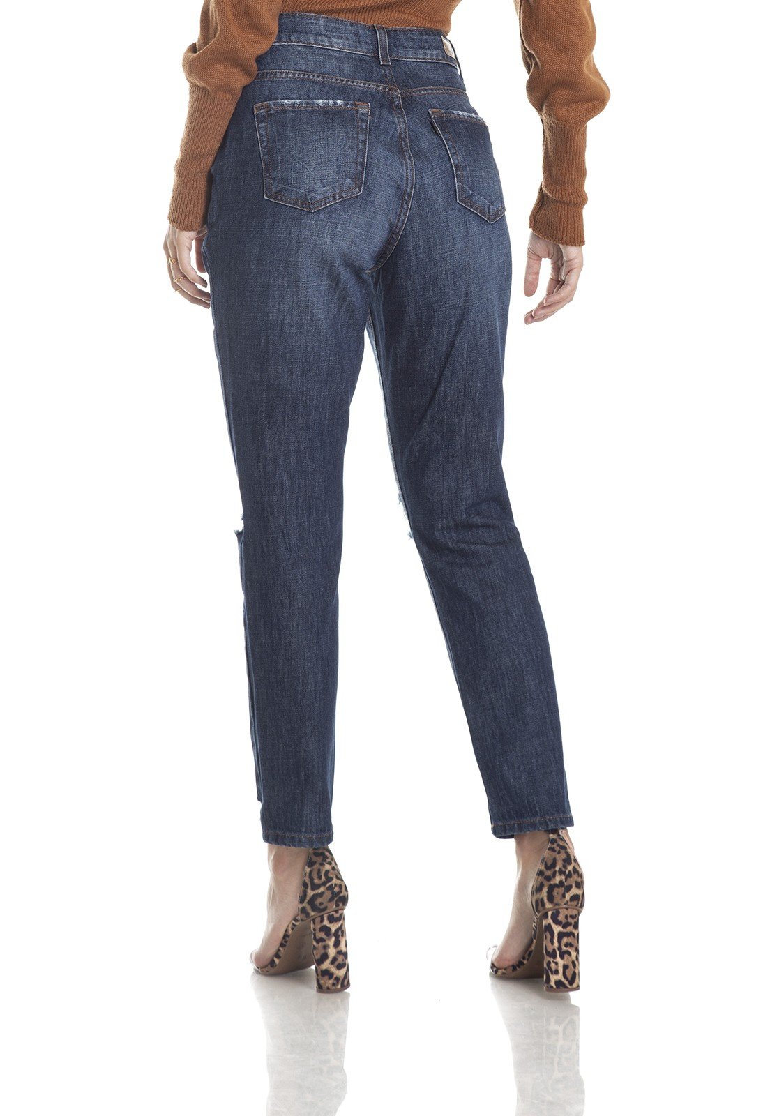 dz2986 calca mom cintura alta escura com rasgos costas crop denim zero