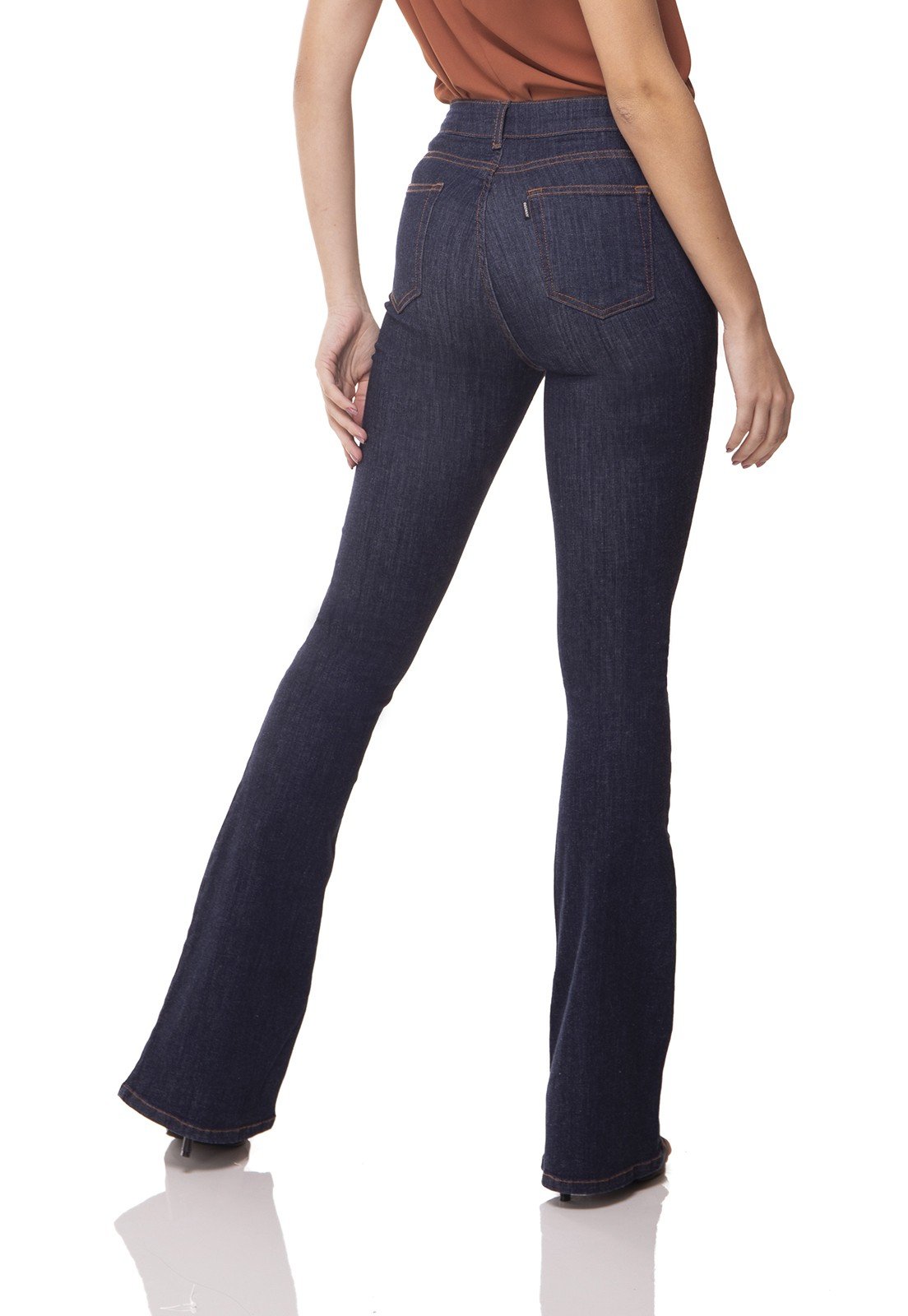 dz3073 calca jeans flare media escura denim zero costas prox