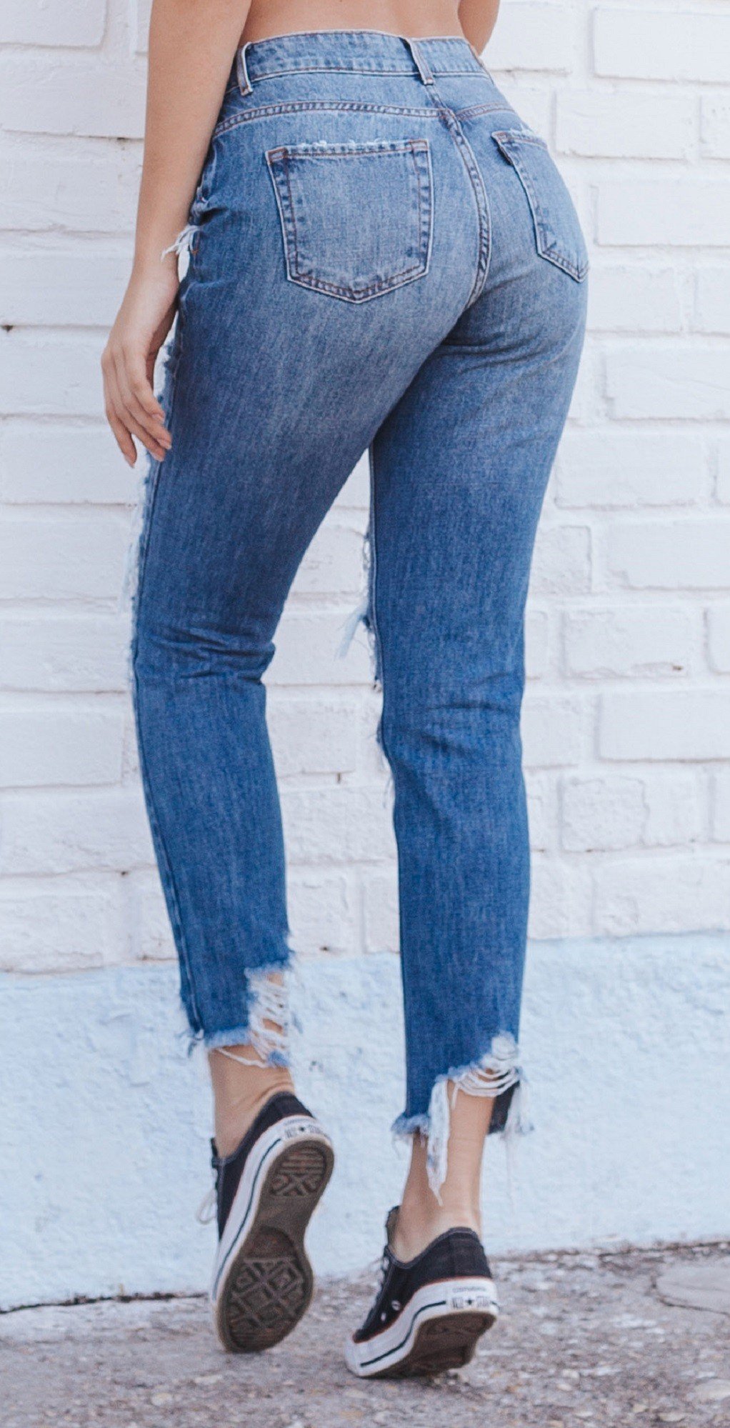 dz3116 calca jeans mom com rasgos denim zero costas