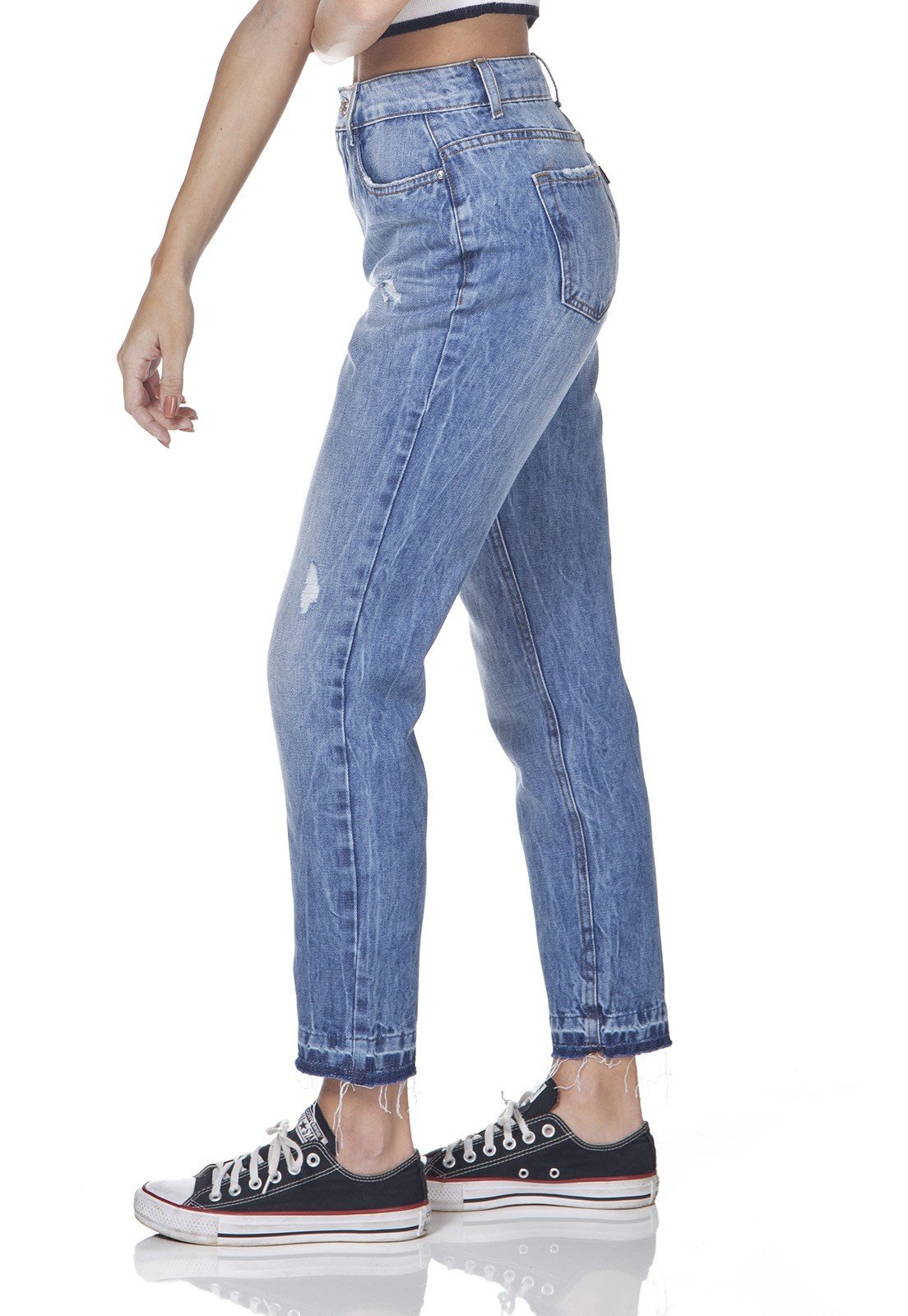 dz3174 calca jeans mom com puidos denim zero lado prox