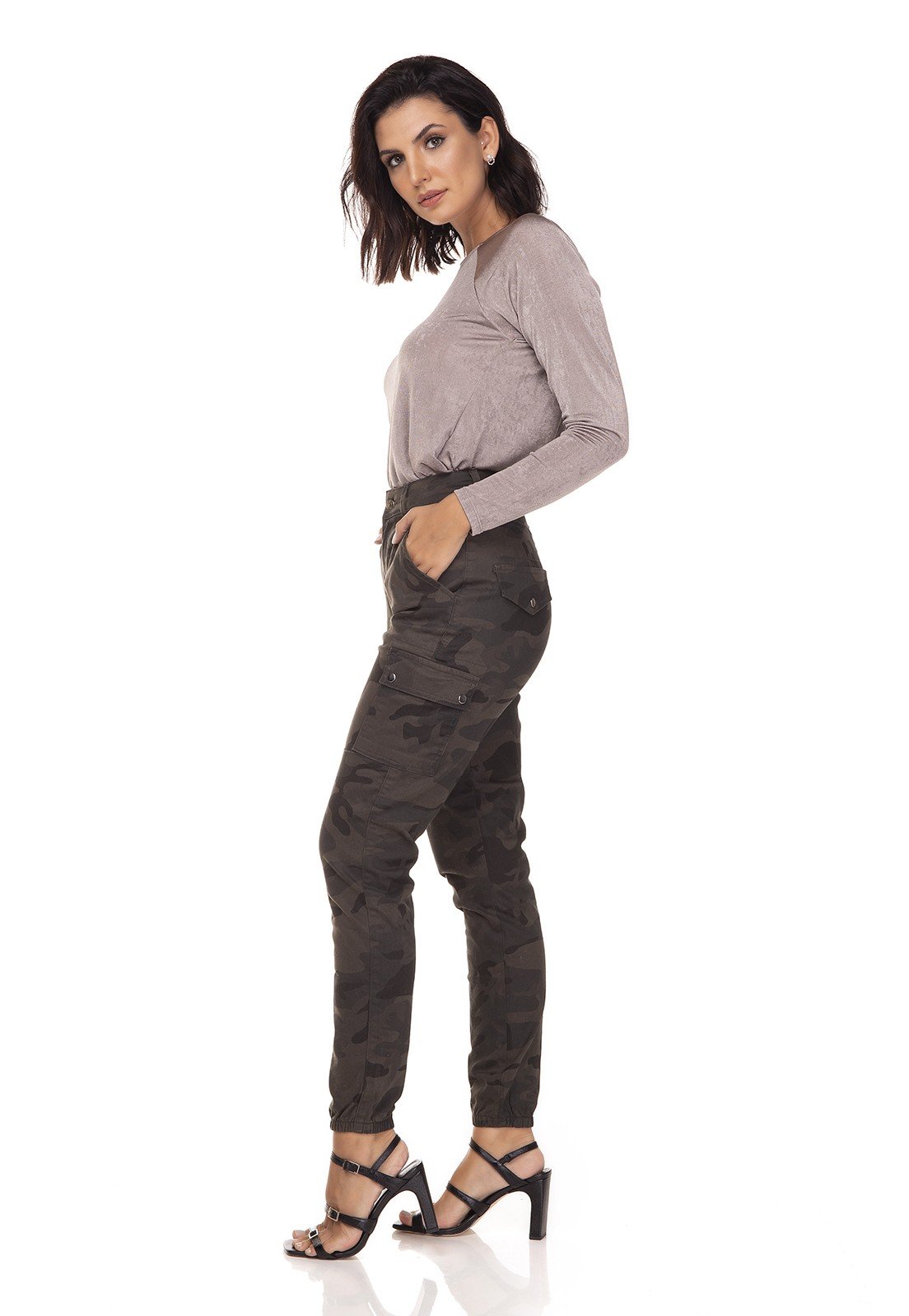 dz3281 calca jeans feminina mom fit camuflada denim zero lado