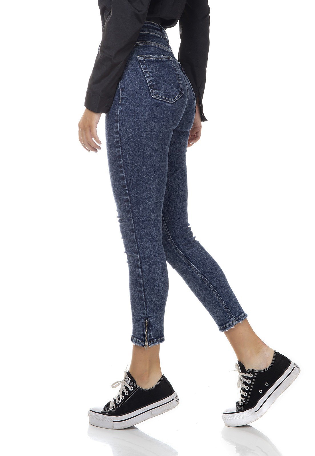 dz3352 calca jeans feminina skinny media cropped com ziper decorativo na barra denim zero lado prox