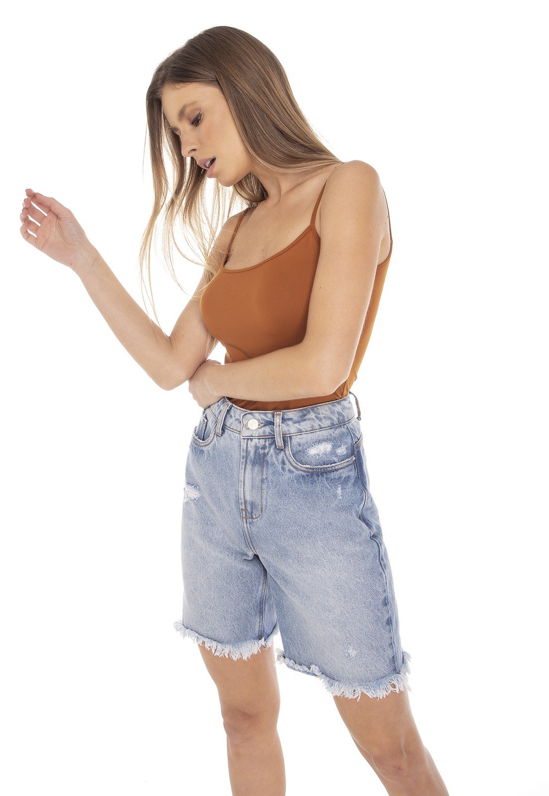 dz4036 bermuda jeans feminina mommy barra desfiada denim zero frente 02