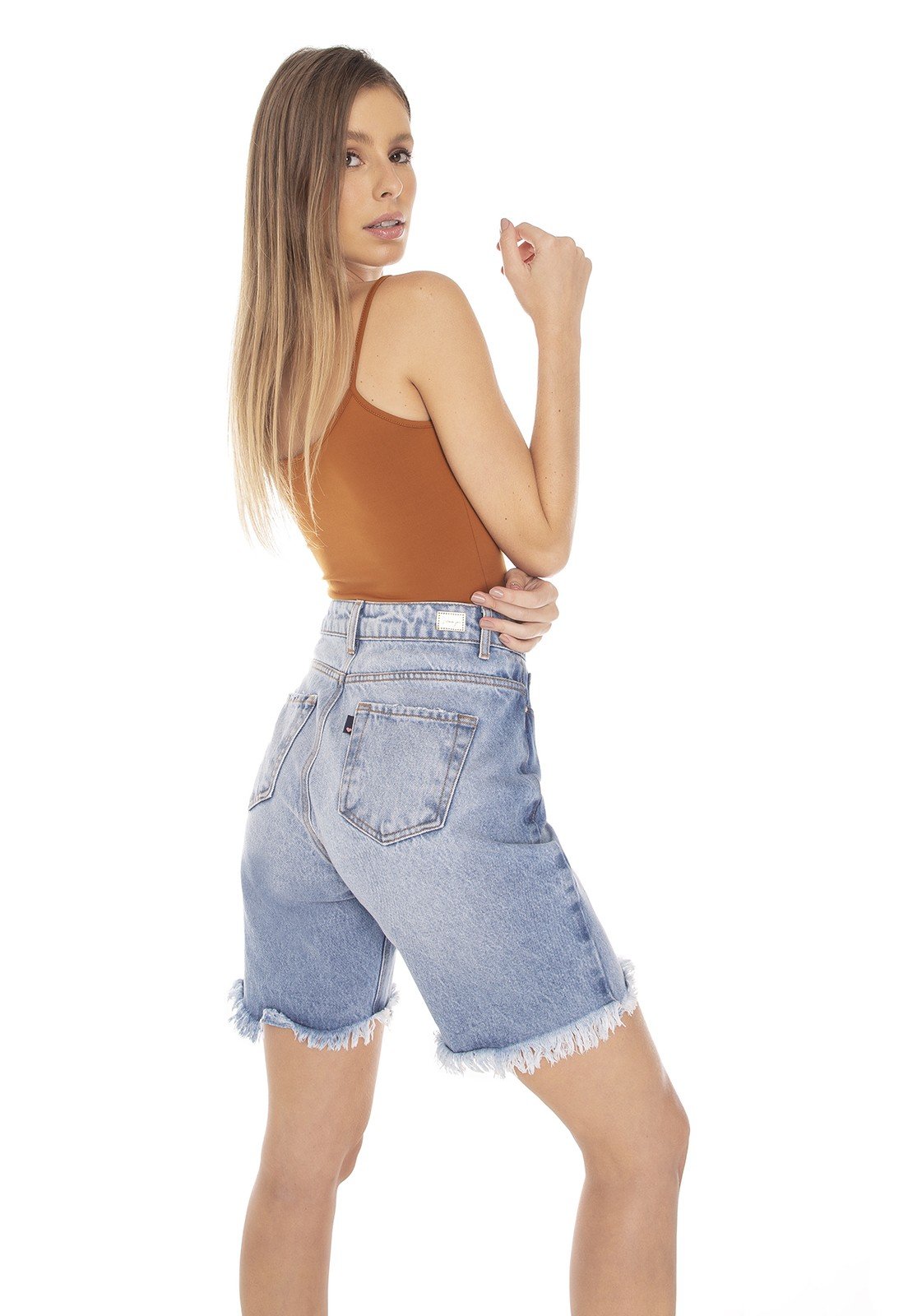 dz4036 bermuda jeans feminina mommy barra desfiada denim zero lado 02