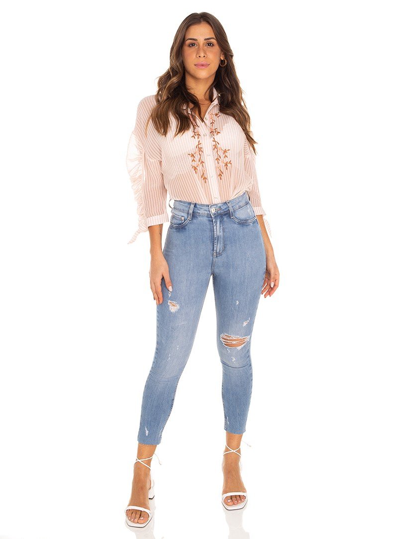 dz3509 calca jeans feminina skinny hot pants cropped barra corte a fio denim zero frente