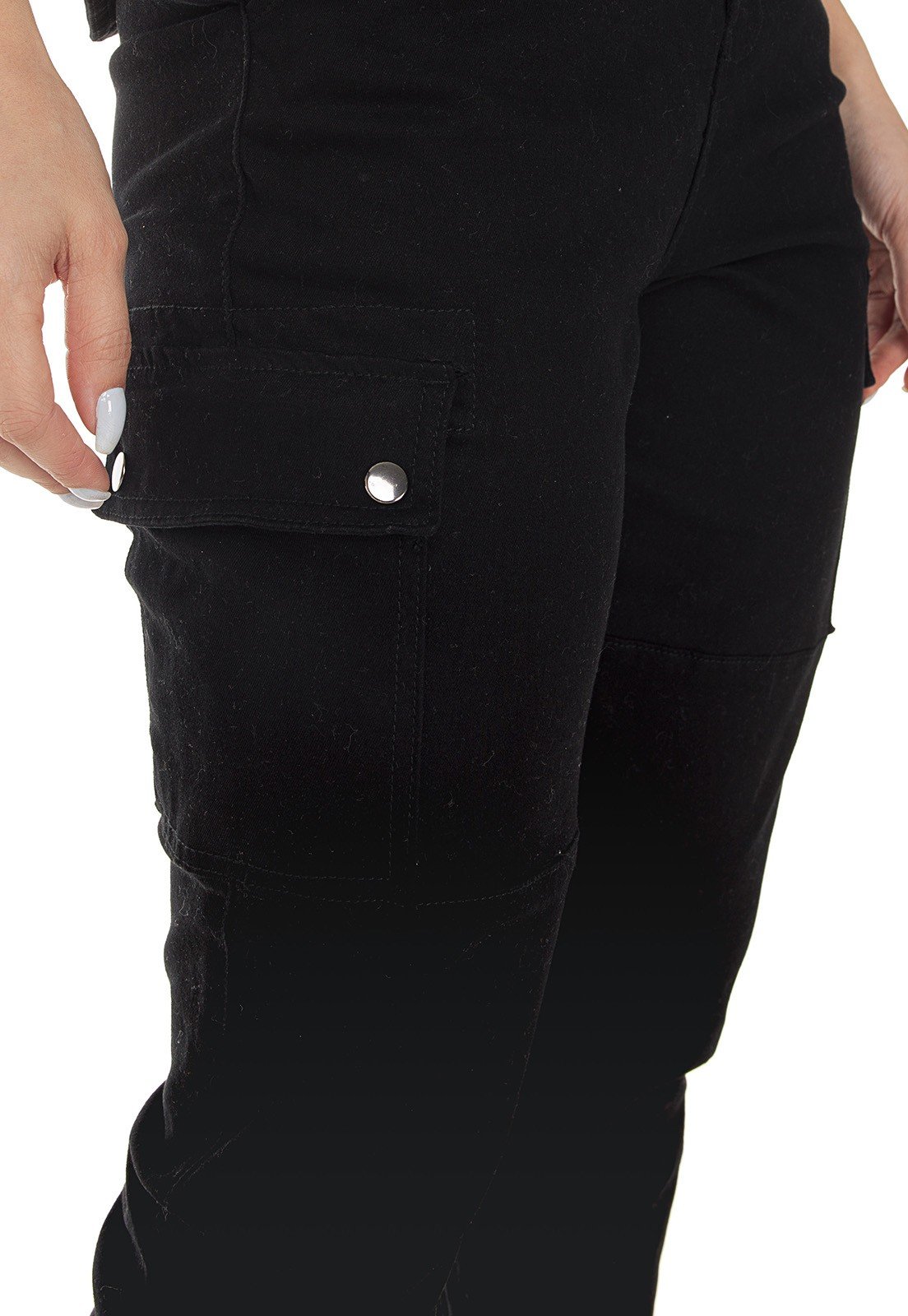 dz3575 calca jeans feminina mom fit bolsos utilitarios denim zero frente detalhe