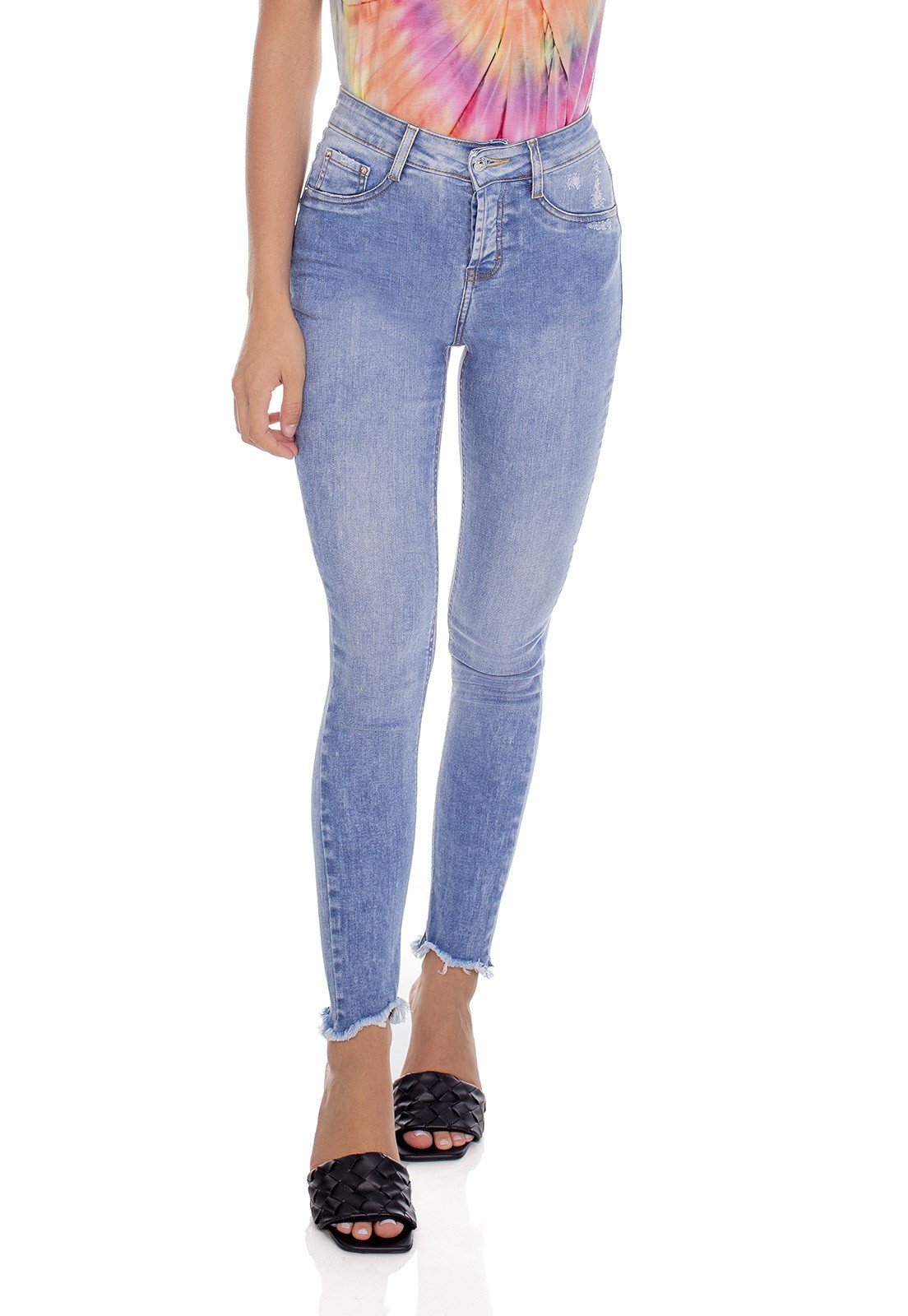 dz3603 com calca jeans feminina skinny media cigarrete barra irregular frente prox