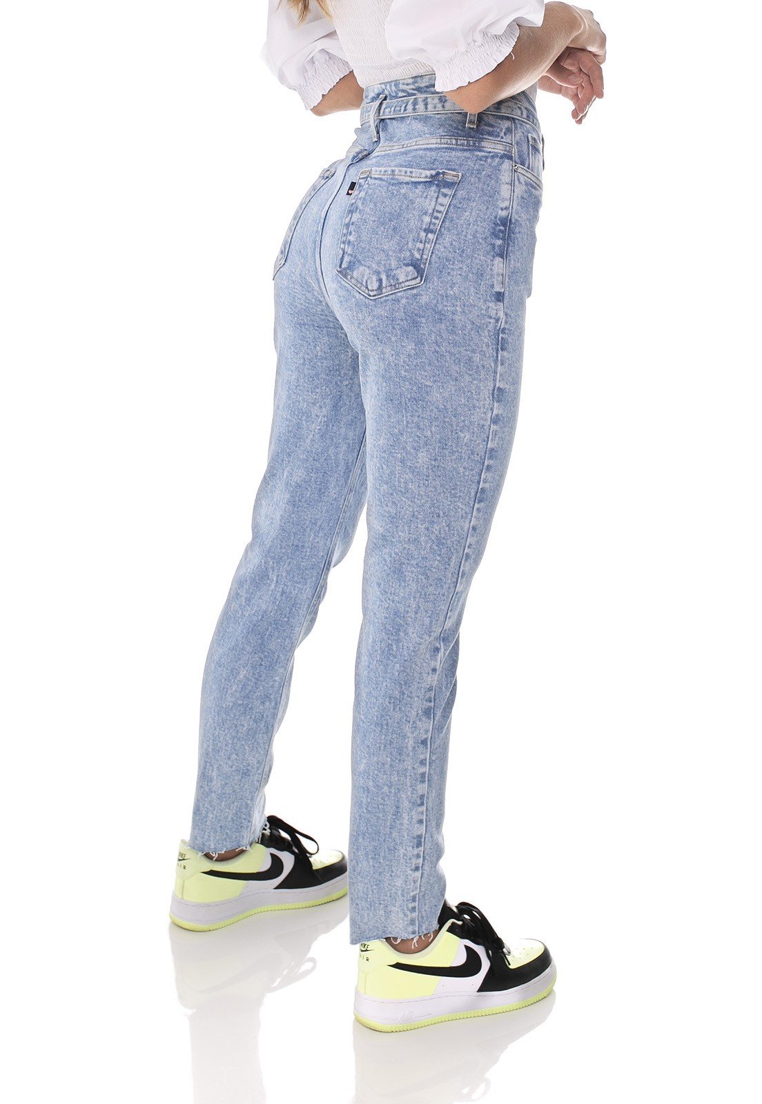 dz3631 com calca jeans feminina mom fit com cinto denim zero costas prox