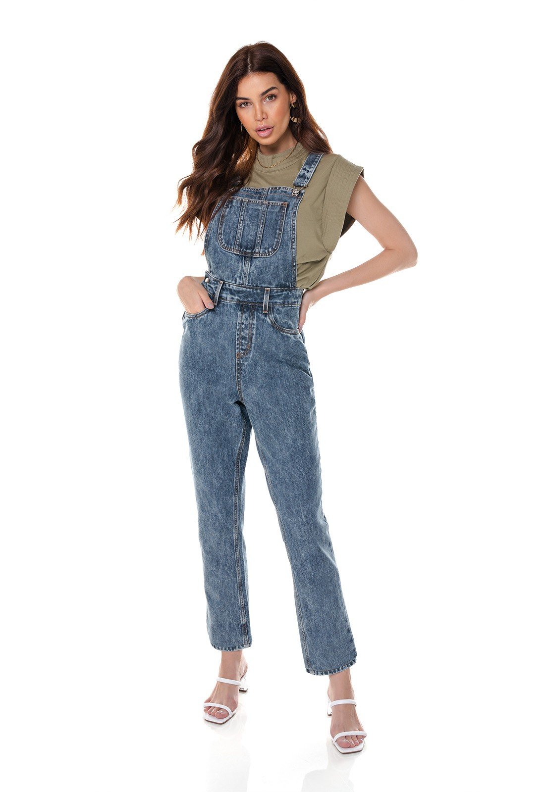 dz8049 jardineira jeans feminina mom denim zero frente
