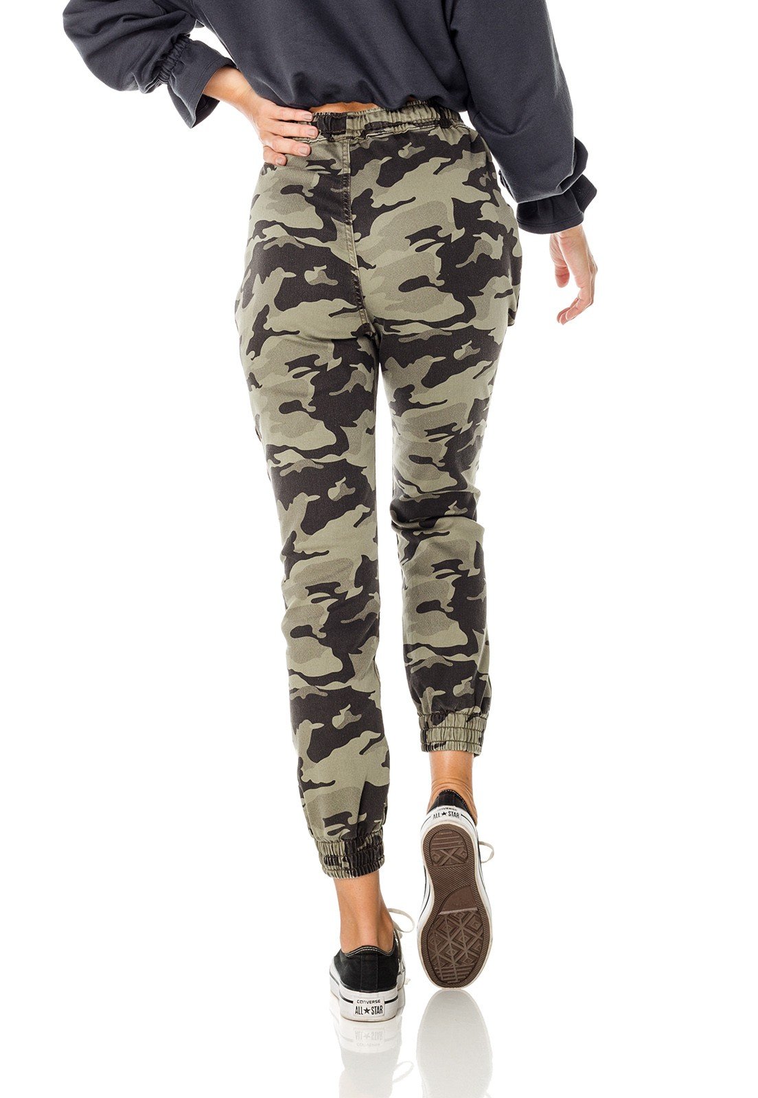 dz3712 com calca jeans feminina jogger camuflada denim zero costas prox