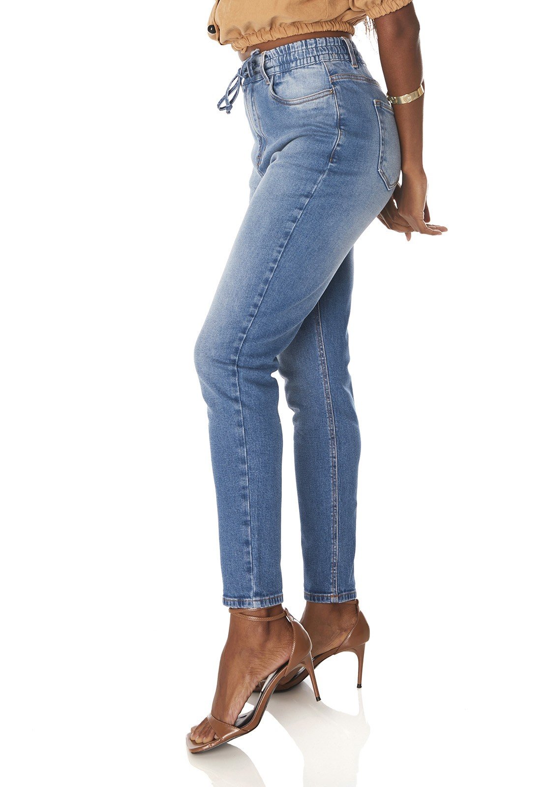 dz3839 com calca jeans feminina mom fit com cordao funcional denim zero lado prox