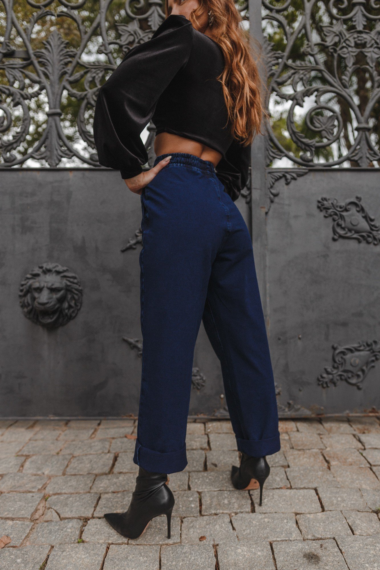 dz3819 com calca jeans feminina dad pants fit escura denim zero costas 02