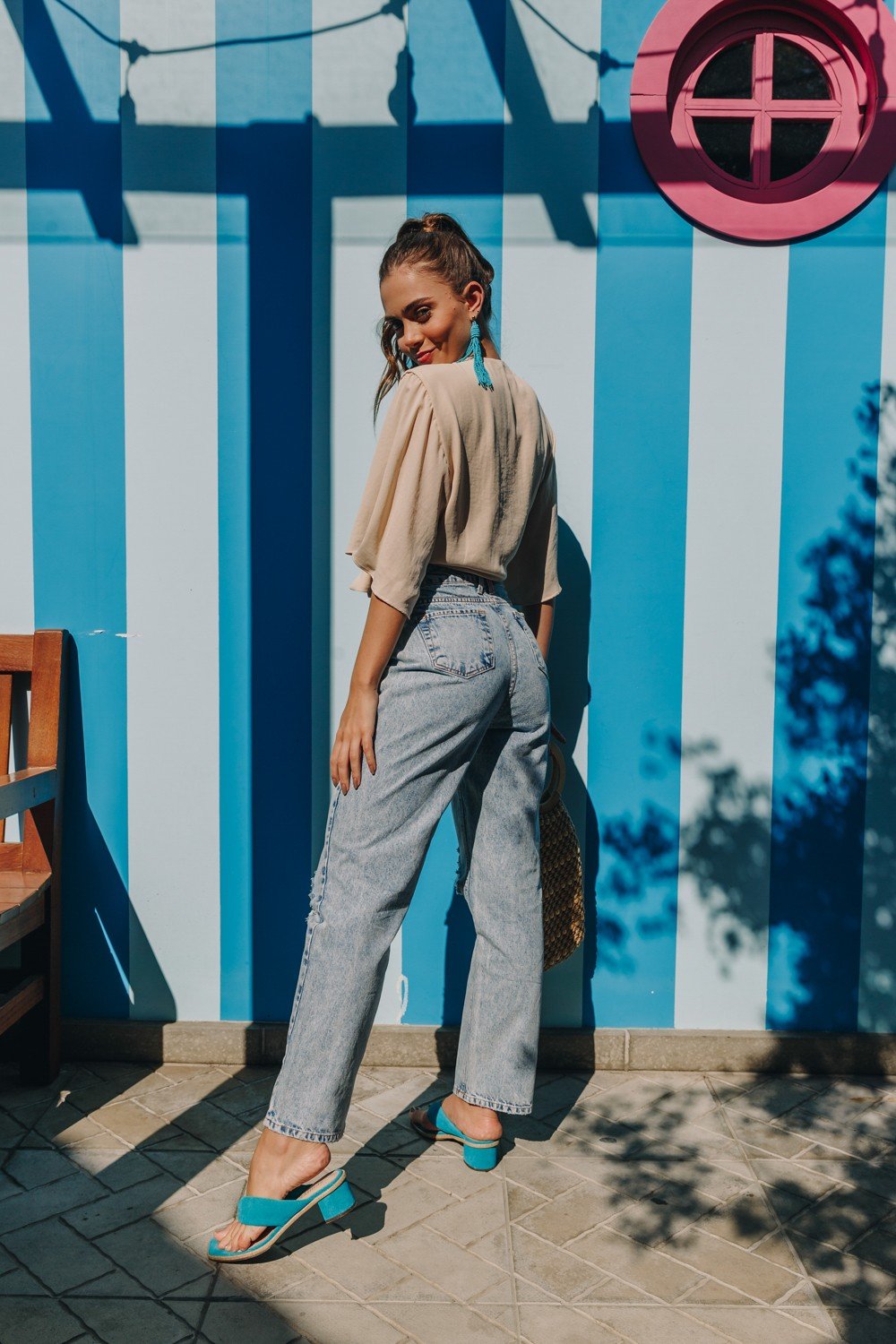 dz3910 alg calca jeans feminina dad pants com rasgos denim zero costas crop