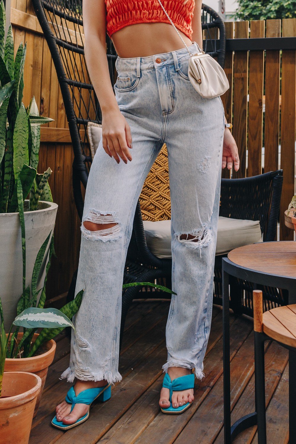 dz3909 alg calca jeans feminina dad pants com rasgos denim zero frente crop crop