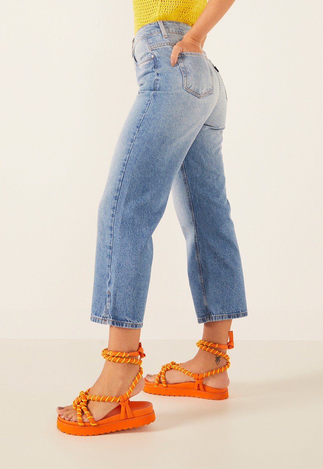 dz3899 alg calca jeans feminina wide leg com abertura na barra denim zero lado prox crop