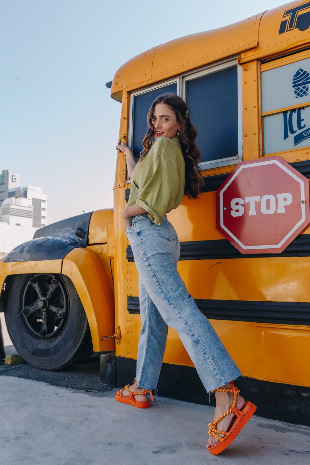 dz3900 alg calca jeans feminina wide leg max com barra corte a fio denim zero lado crop