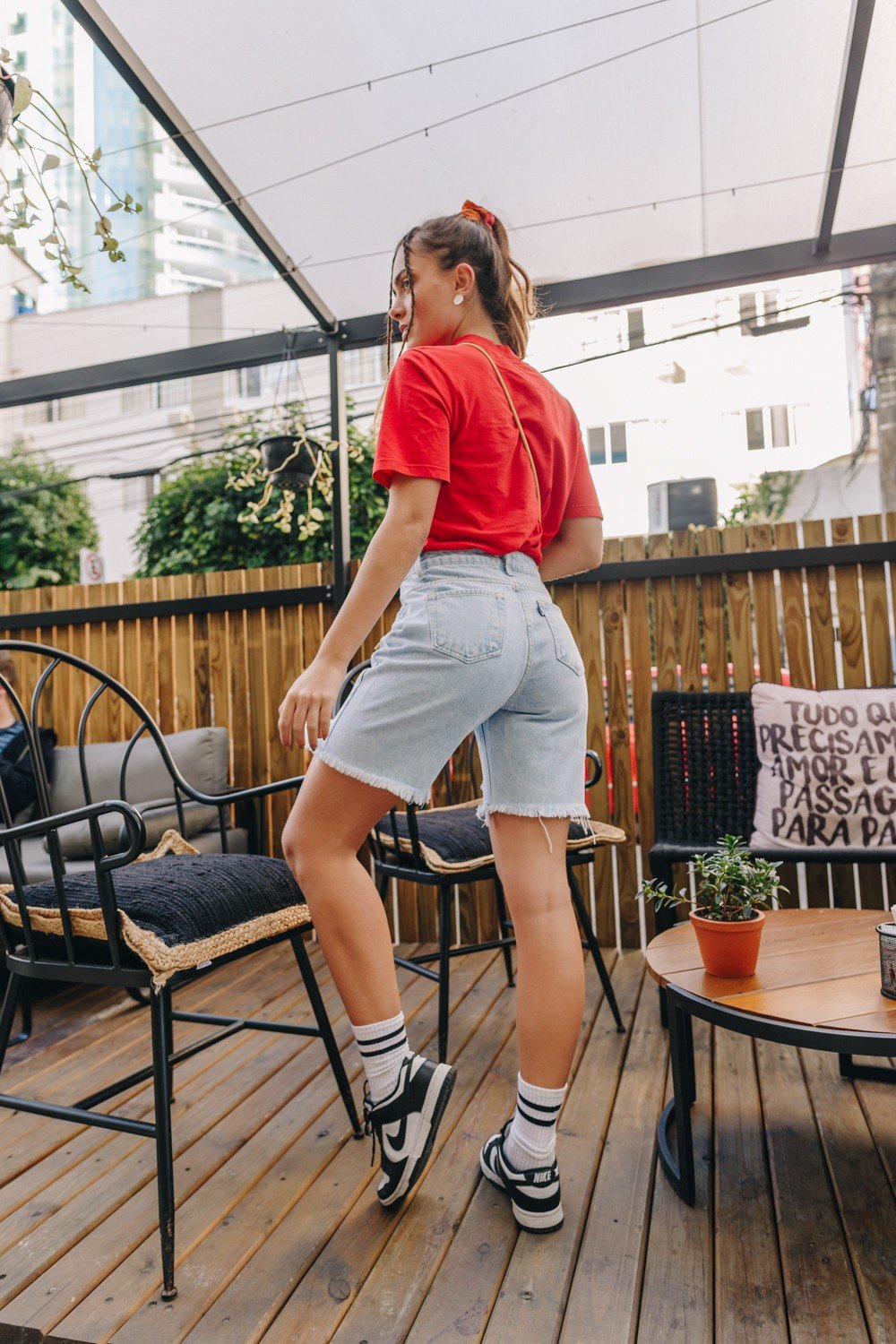 dz4049 alg bermuda jeans feminina mommy com barra irregular denim zero costas crop