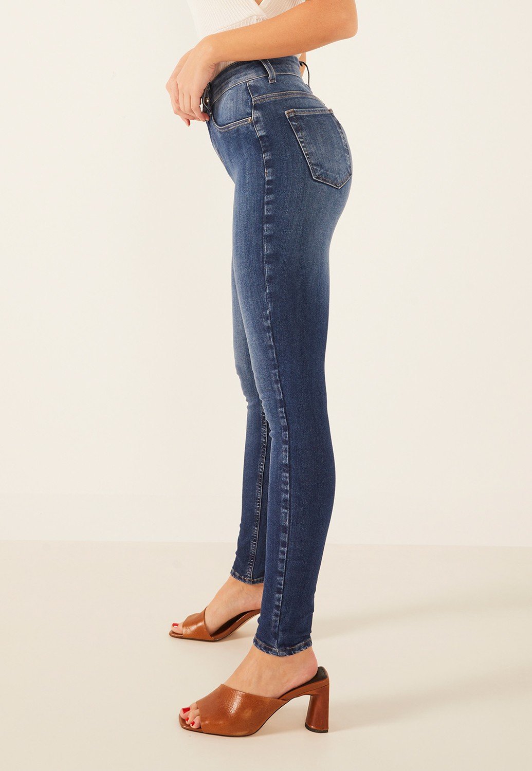 dz3895 ts calca jeans feminina skinny media cigarrete escura denim zero lado prox crop