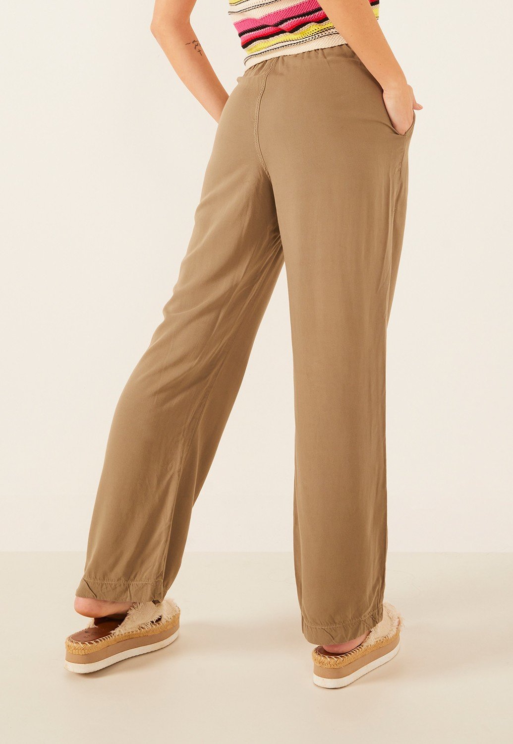 dz3952 calca jeans feminina wide leg max com elastico no cos denim zero costas prox crop