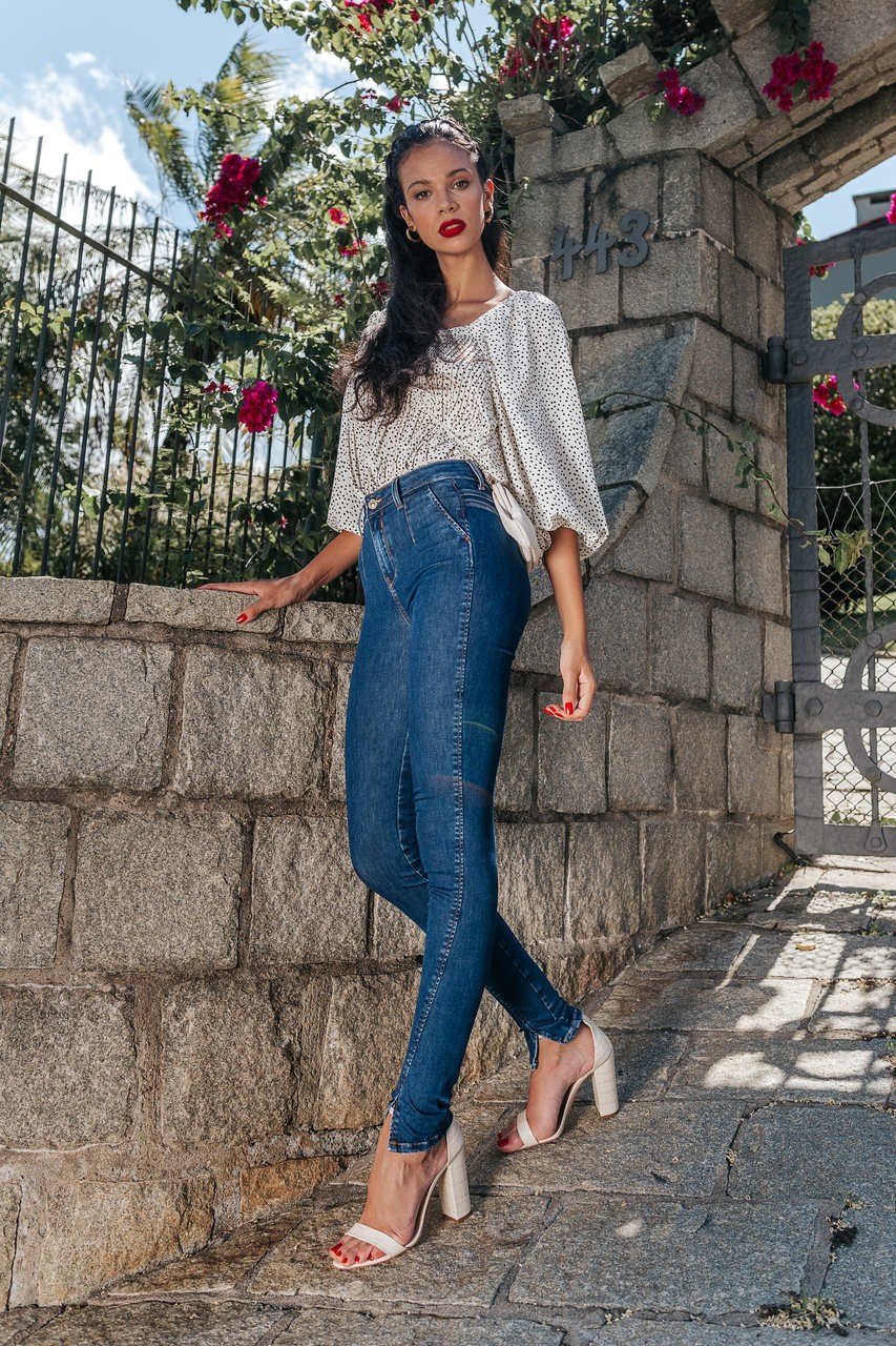 dz3664 3 re calca jeans feminina skinny media com abertura na barra denim zero lado easy resize com