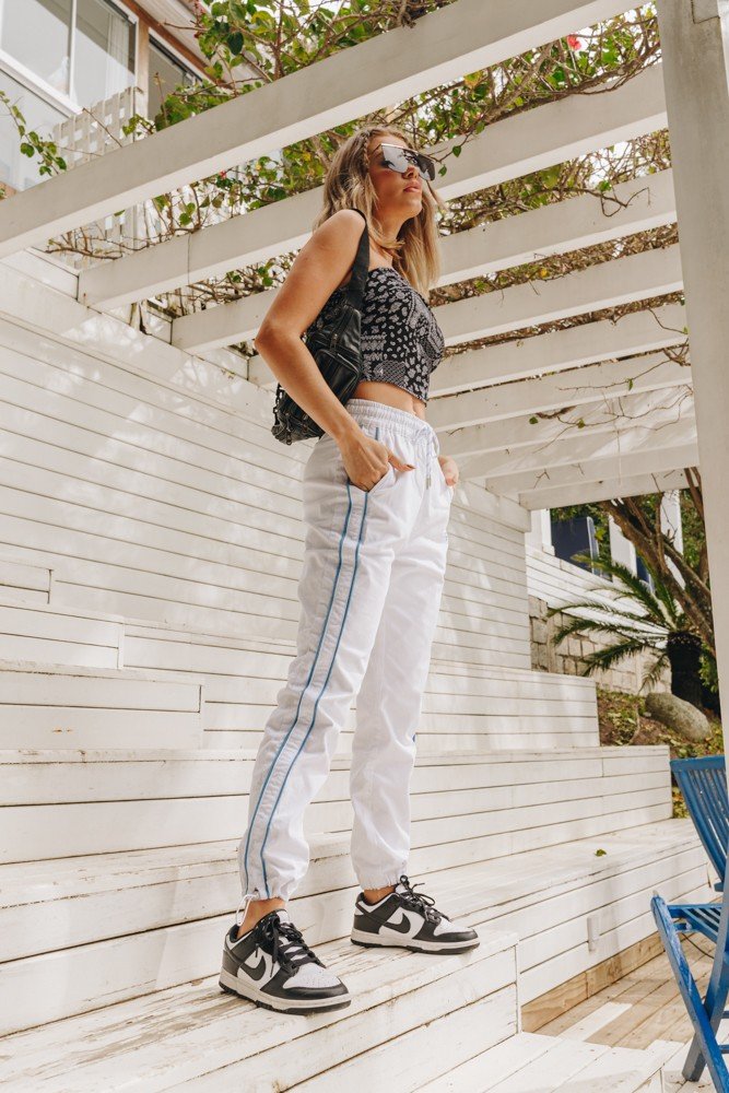 Calça Jeans Feminina Jogger com Barra Ajustável DZ3929