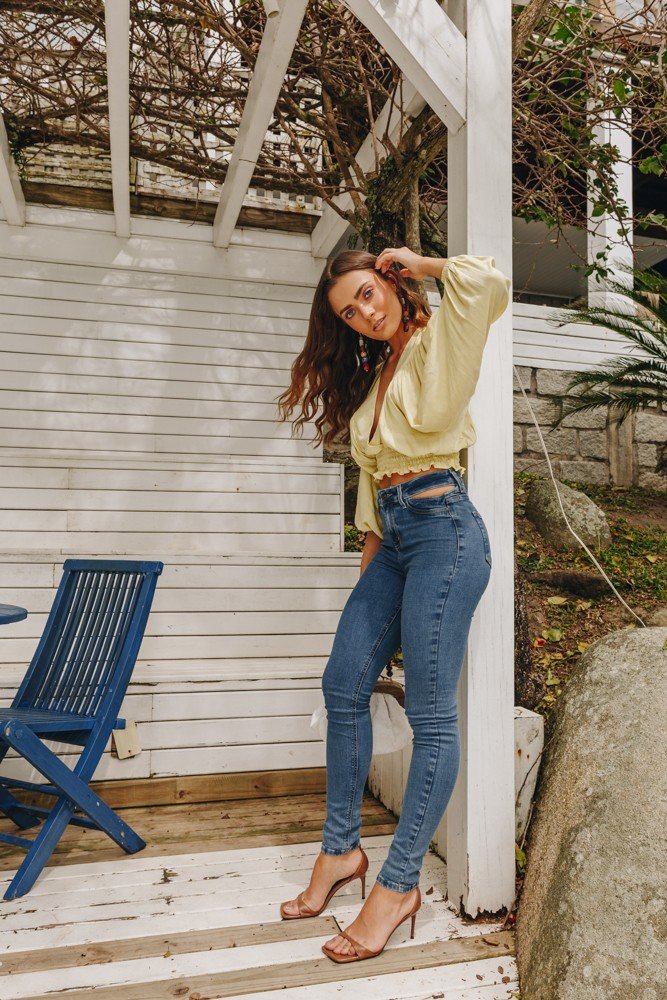 dz3919 com calca jeans feminina skinny media cigarrete com recorte vazado denim zero lado