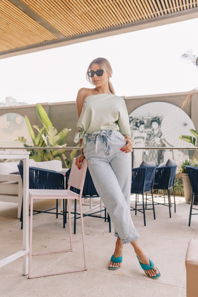 dz3942 alg calca jeans feminina balloon cropped com cinto denim zero frente