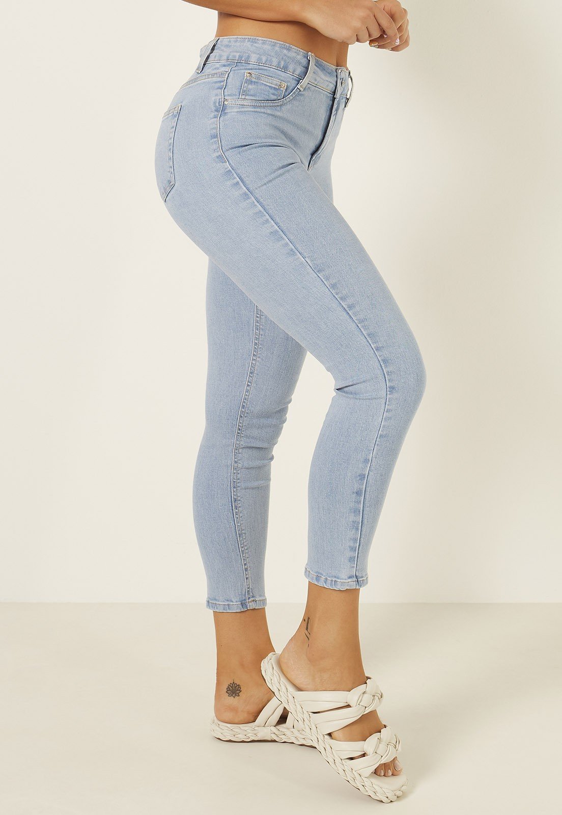 dz3954 com calca jeans feminina skinny media cropped denim zero lado prox