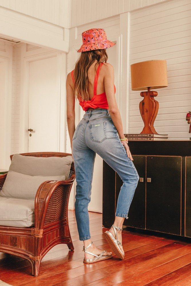 dz3969 com calca jeans feminina mom com puidos denim zero costas