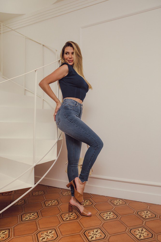 dz3981 com calca jeans feminina skinny media cigarrete denim zero lado