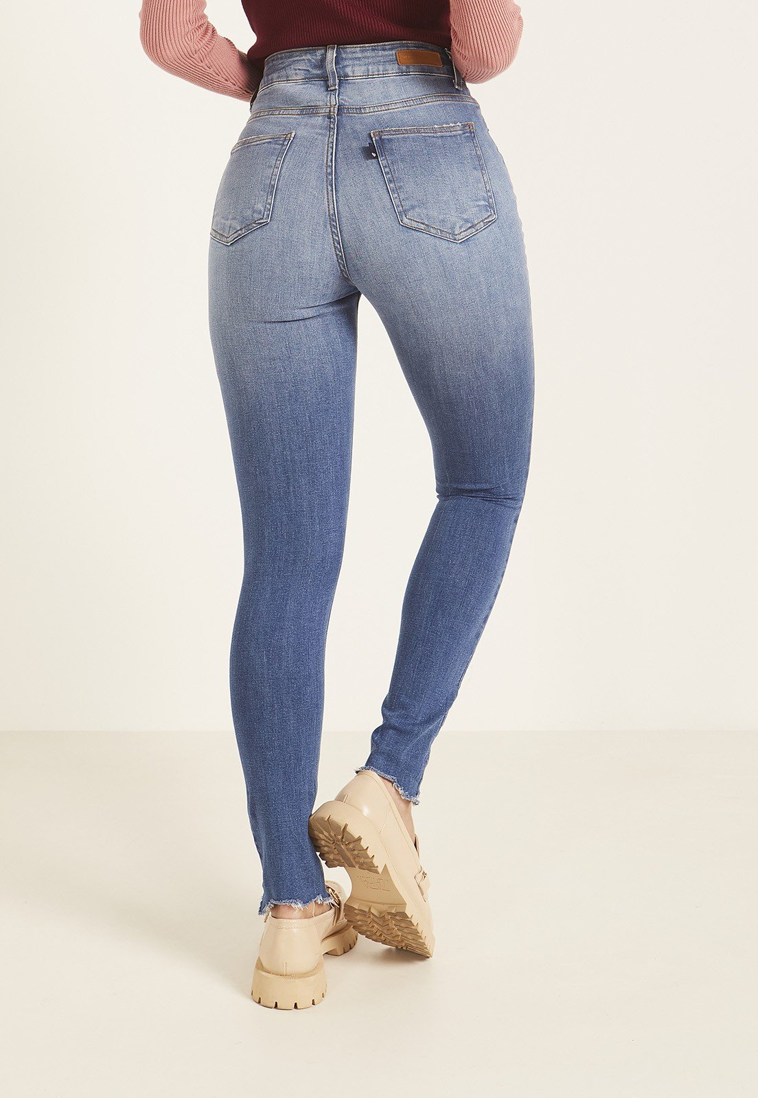 dz3981 com calca jeans feminina skinny media cigarrete denim zero costas prox