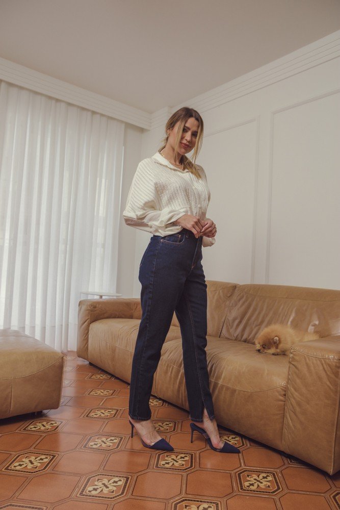 dz3988 com calca jeans feminina mom com abertura na barra denim zero lado