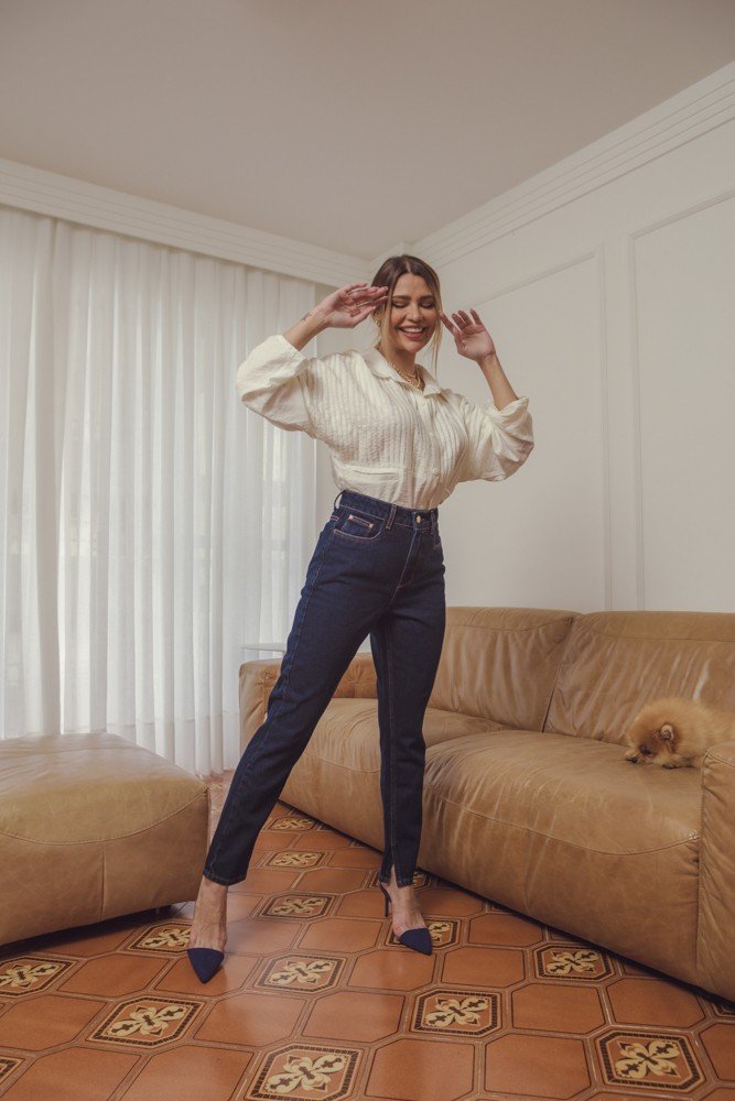 dz3988 com calca jeans feminina mom com abertura na barra denim zero frente