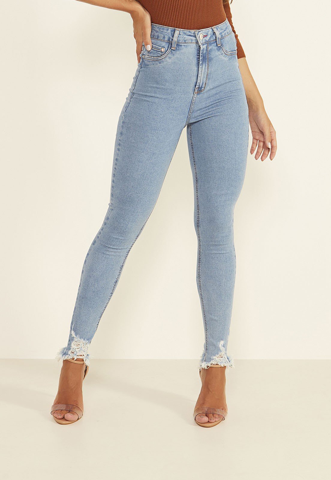 dz3992 re calca jeans feminina skinny hot pants cigarrete com barra destroyed denim zero frente prox