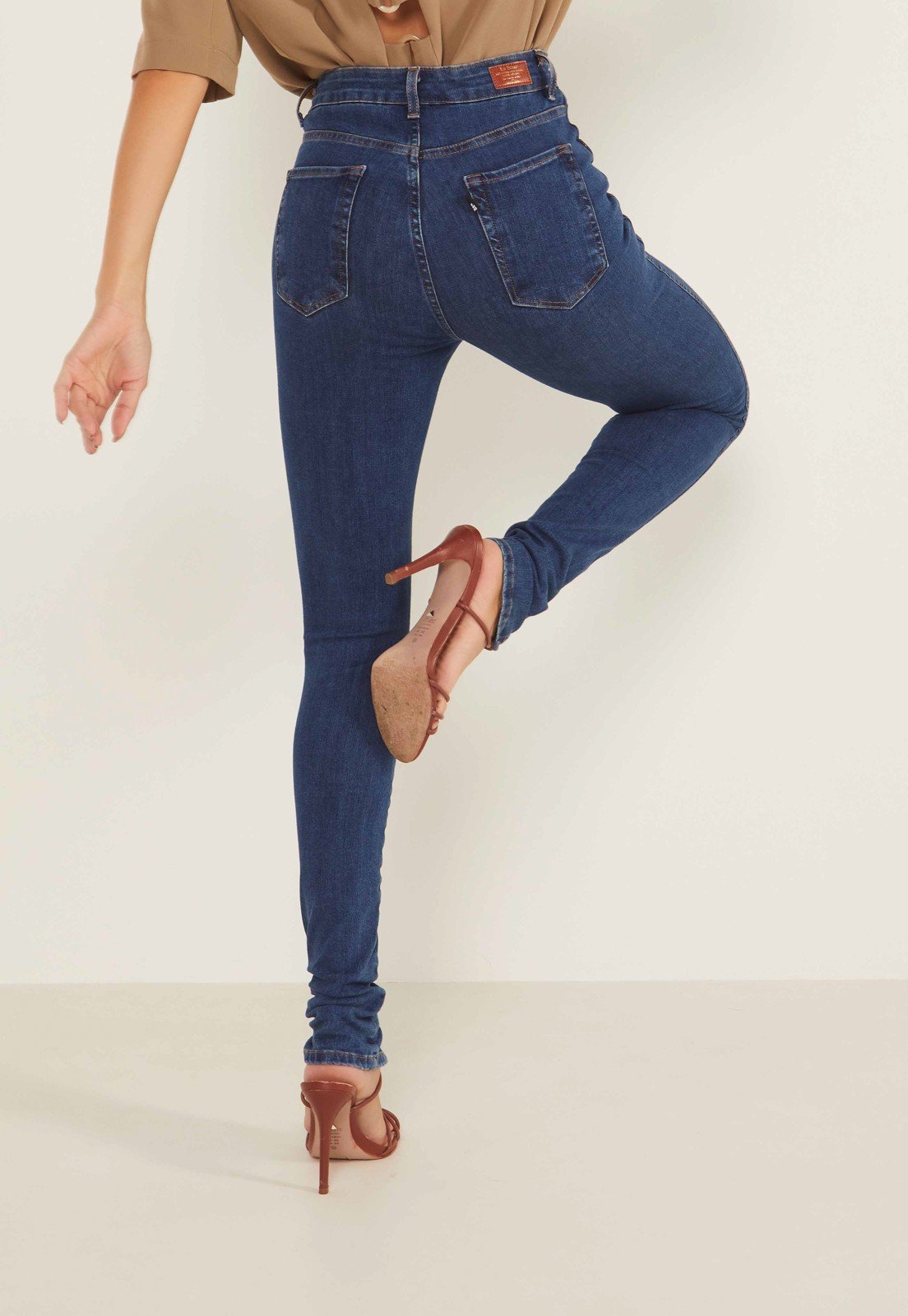 dz20029 3 ts calca jeans feminina skinny media com abertura frontal denim zero costas prox