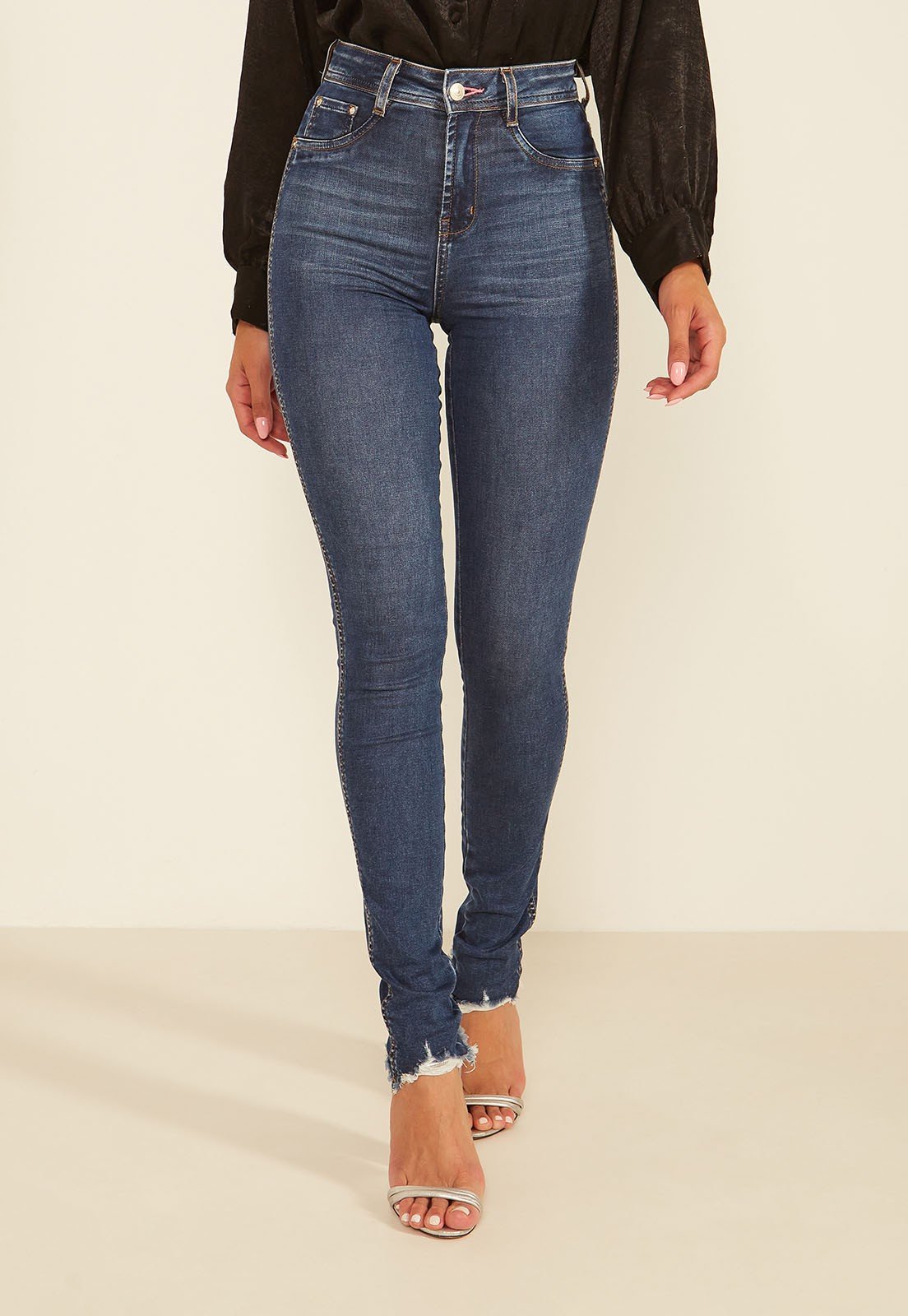 dz20055 re calca jeans feminina skinny media com barra desfiada denim zero frente prox