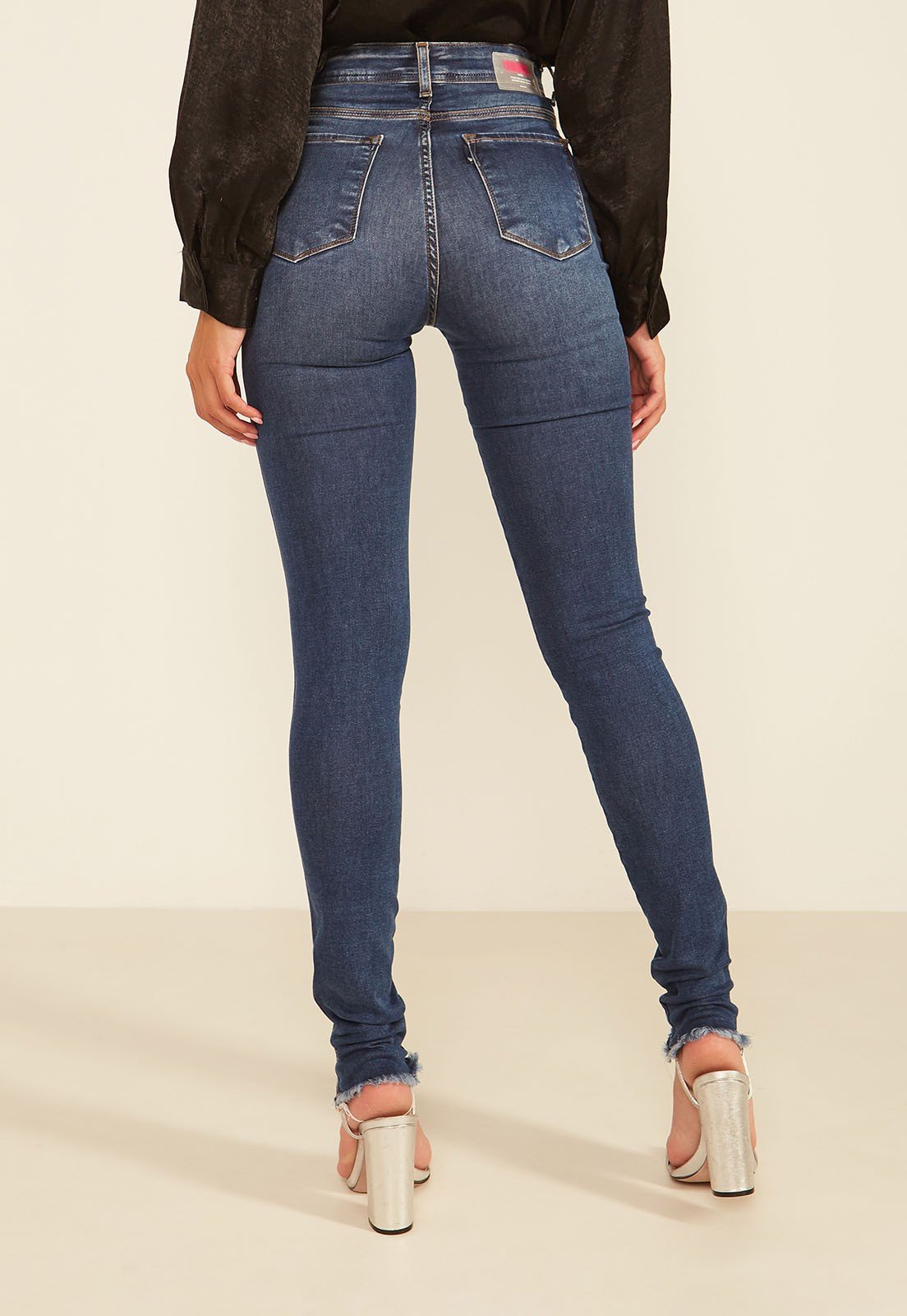 dz20055 re calca jeans feminina skinny media com barra desfiada denim zero costas prox