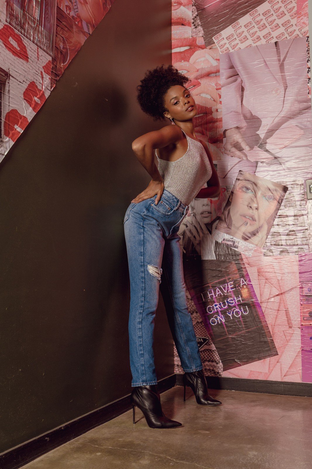 dz20082 alg calca jeans feminina mom com rasgo no joelho denim zero lado