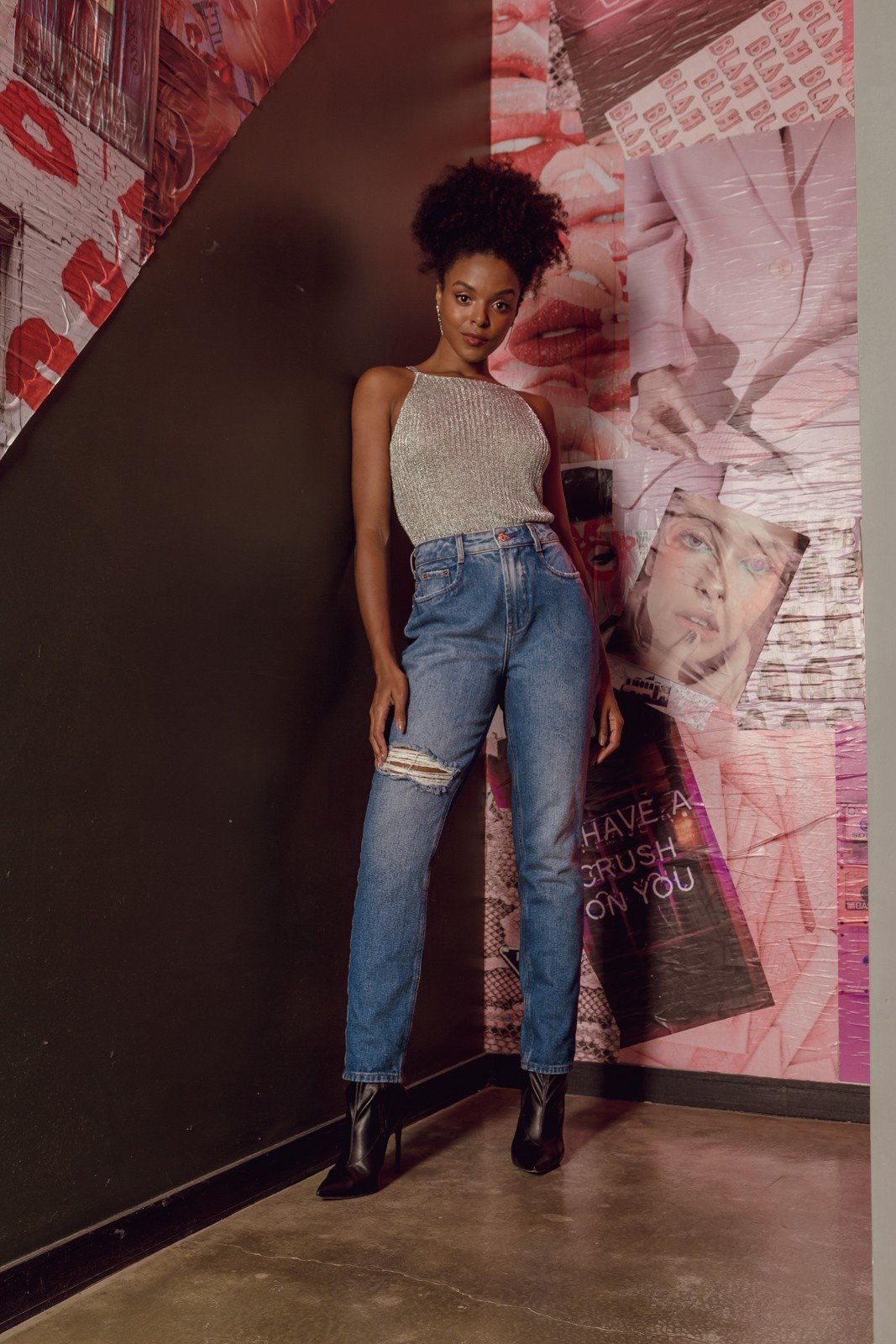 dz20082 alg calca jeans feminina mom com rasgo no joelho denim zero frente