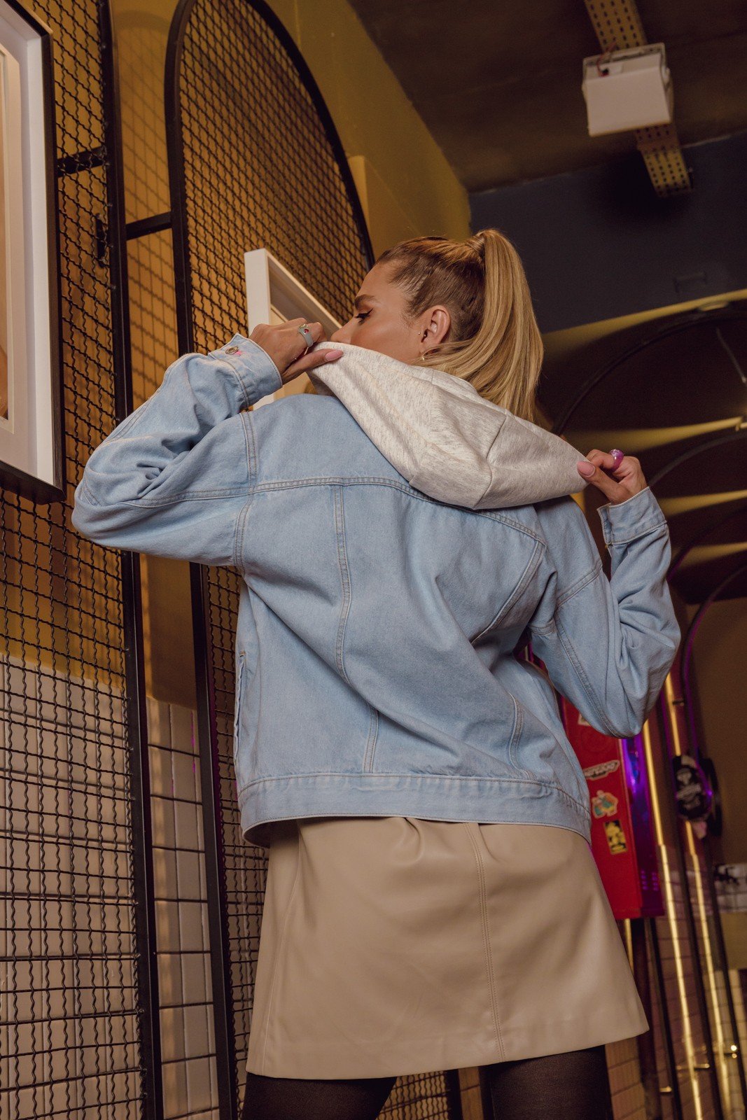 dz9159 alg jaqueta jeans feminina retro com capuz denim zero costas