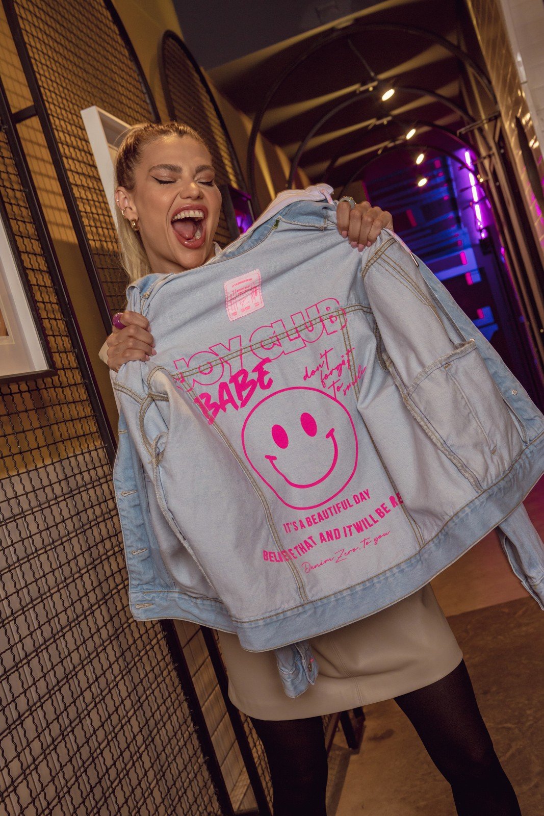 dz9159 alg jaqueta jeans feminina retro com capuz denim zero detalhe