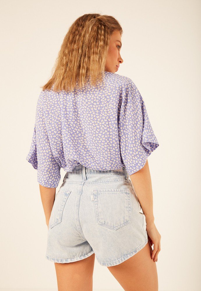 dz6533 alg shorts jeans feminino setentinha com recorte lateral denim zero costas