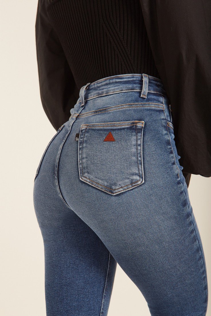 dz20089 com calca jeans feminina skinny hot pants tradicional denim zero detalhe prox