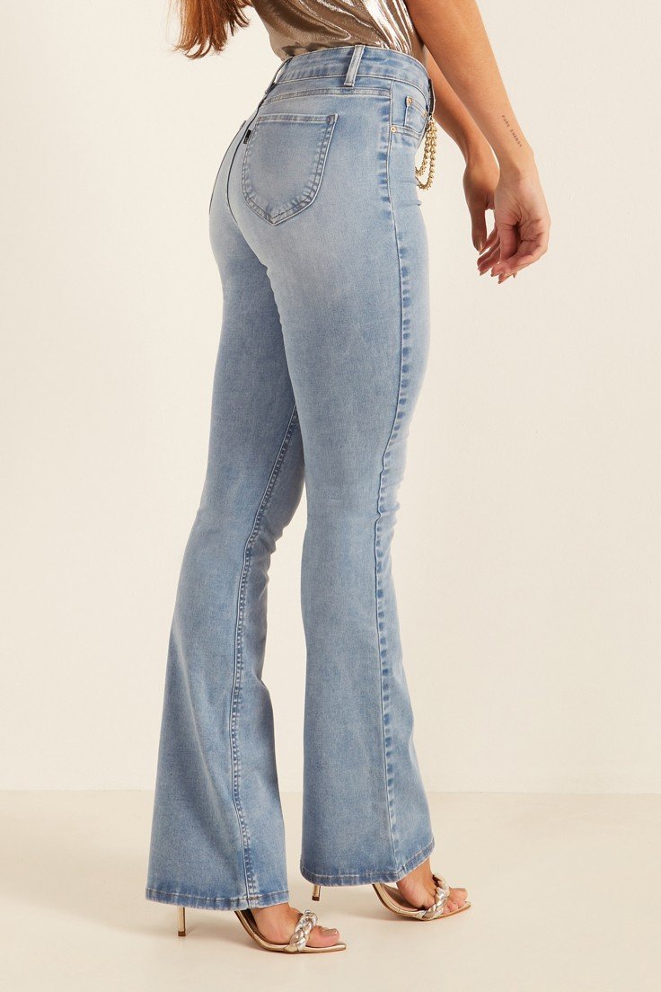 dz20104 re calca jeans feminina flare media com correntes denim zero lado prox