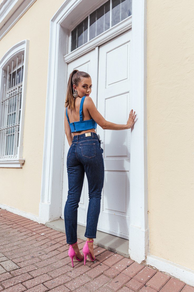 dz20114 alg calca jeans feminina mom com bolso faca denim zero costas